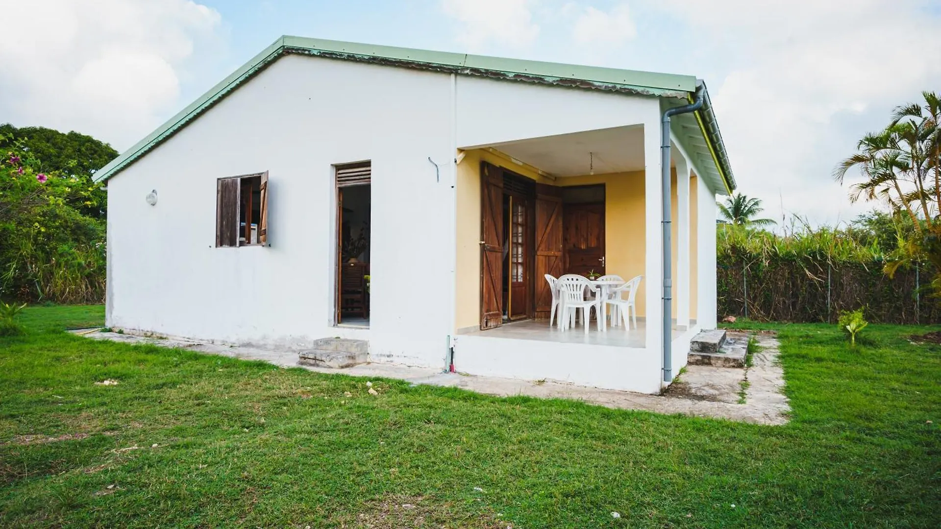 Anastasia - Maison Climatisee Avec Jardin Petit-Canal Holiday home